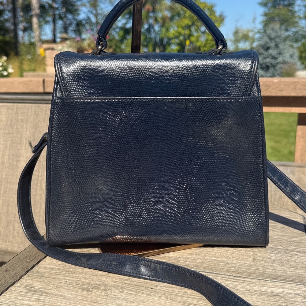 Vintage Liz Claiborne Navy Textured Purse Handbag Crossbody Sleek Elegant - Picture 3 of 11
